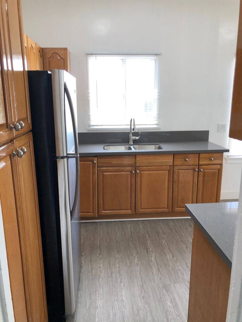 Apartment for rent at 321 S Verdugo Rd, Glendale, CA 91205