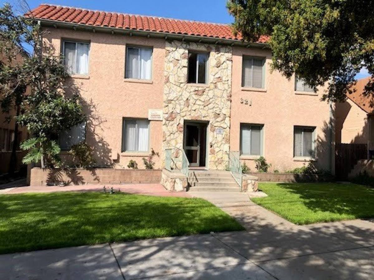 Apartment for rent at 321 S Verdugo Rd, Glendale, CA 91205
