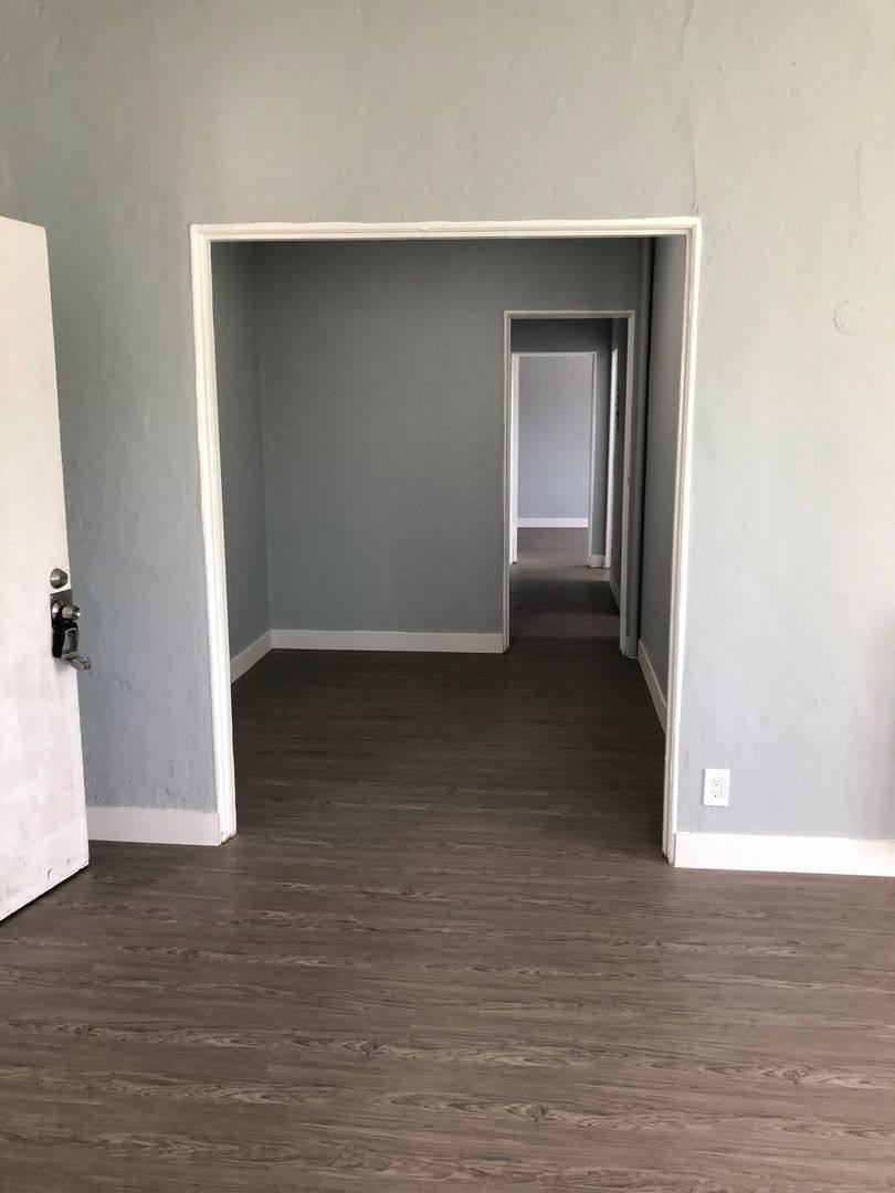 Apartment for rent at 321 S Verdugo Rd, Glendale, CA 91205