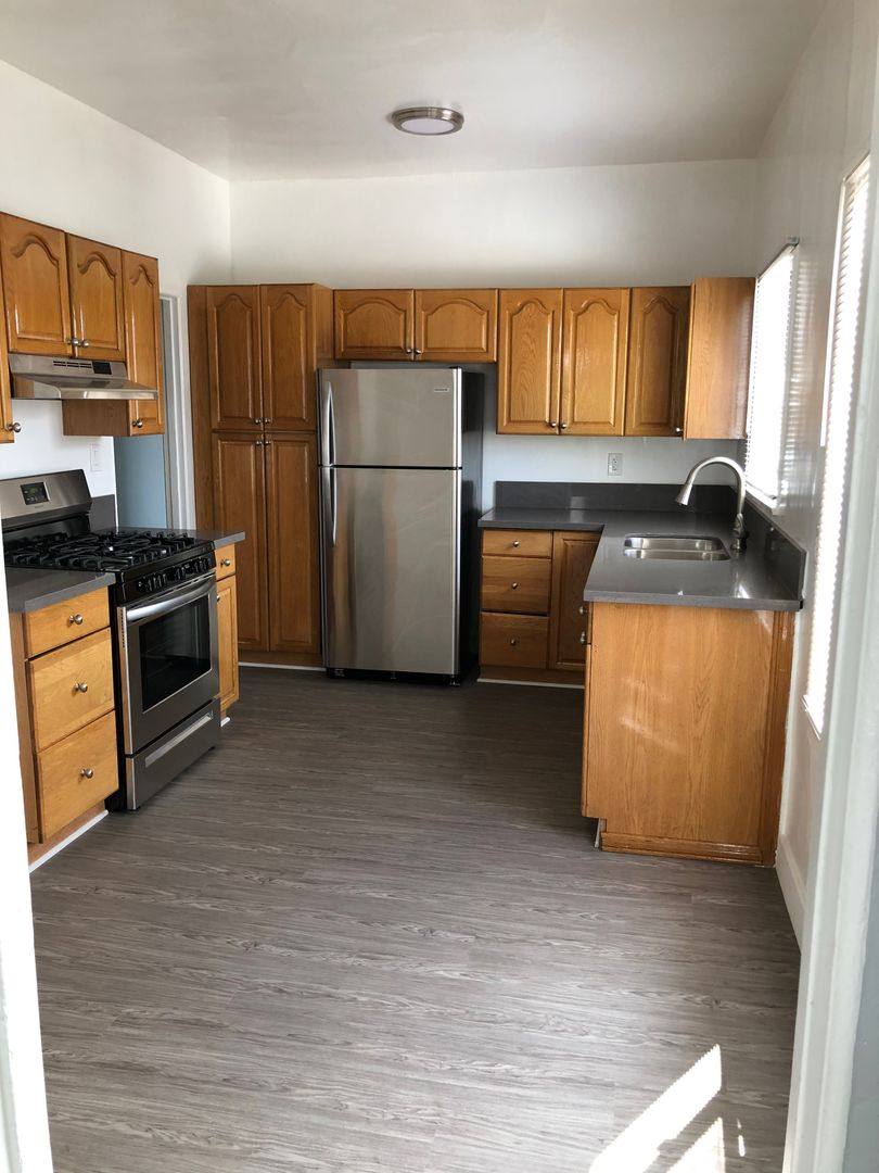 Apartment for rent at 321 S Verdugo Rd, Glendale, CA 91205