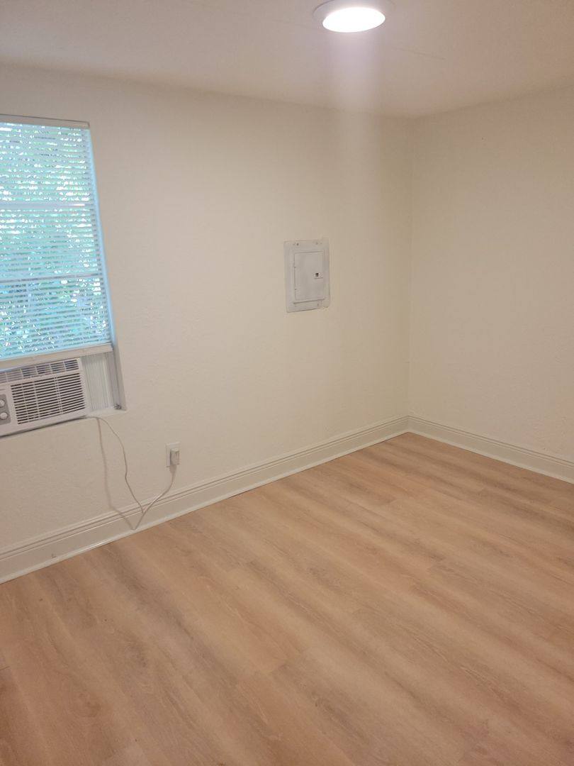 Apartment for rent at 2410 Old Vineland Rd, Kissimmee, FL 34746