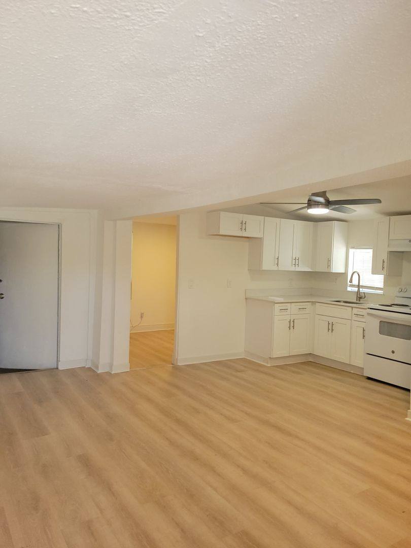 Apartment for rent at 2410 Old Vineland Rd, Kissimmee, FL 34746