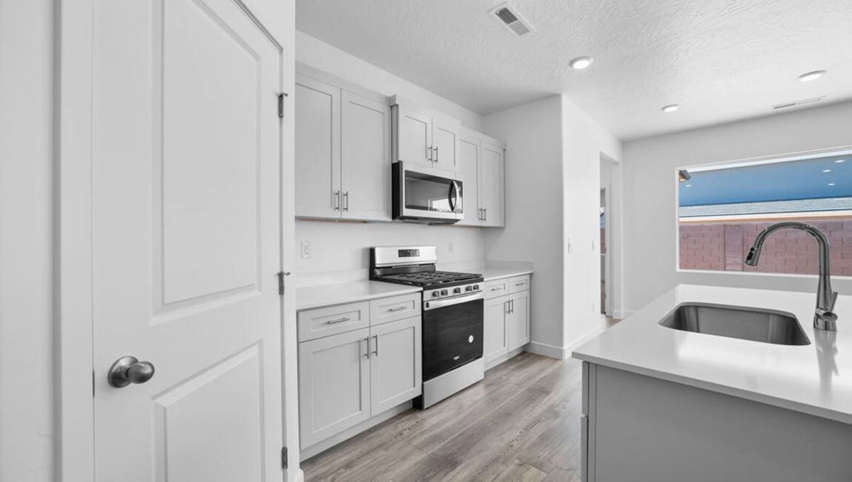 House for rent at 1677 S Cedar Mesa Dr, Washington, UT 84780