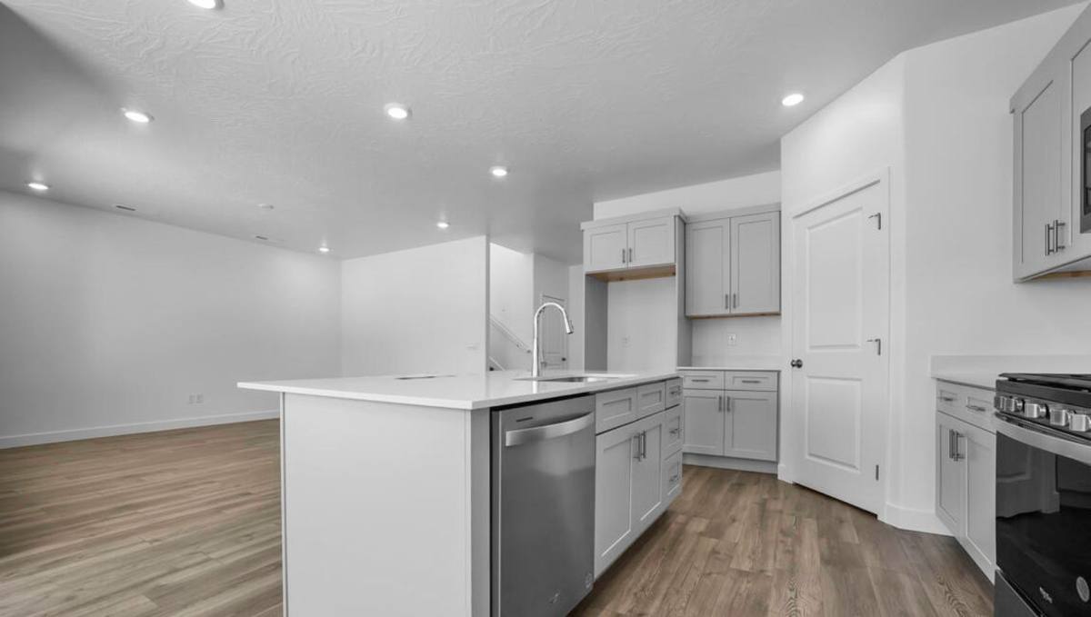 House for rent at 1677 S Cedar Mesa Dr, Washington, UT 84780