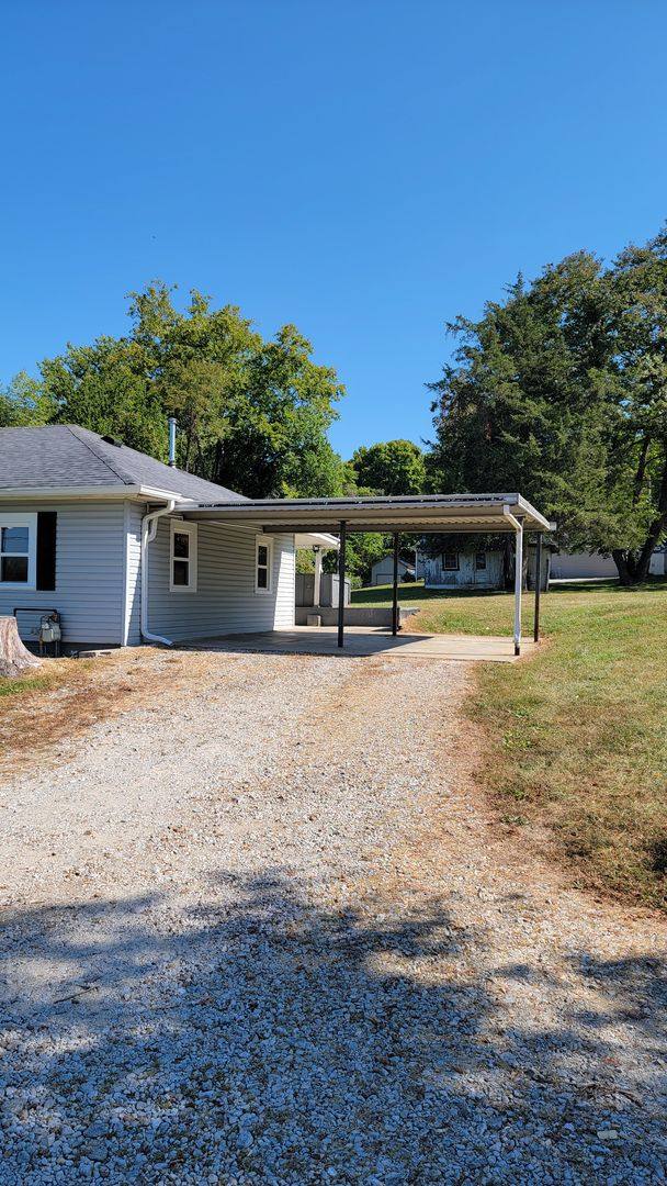 House for rent at 315 W Depot St, Ellettsville, IN 47429