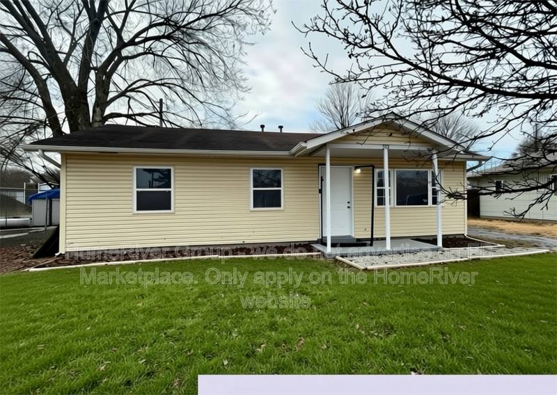 House for rent at 506 Saint Nicholas Dr, East Saint Louis, IL 62206
