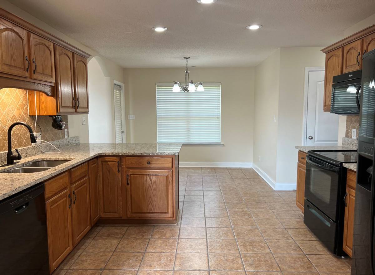 House for rent at 101 Mallards Landing Dr, Kathleen, GA 31047