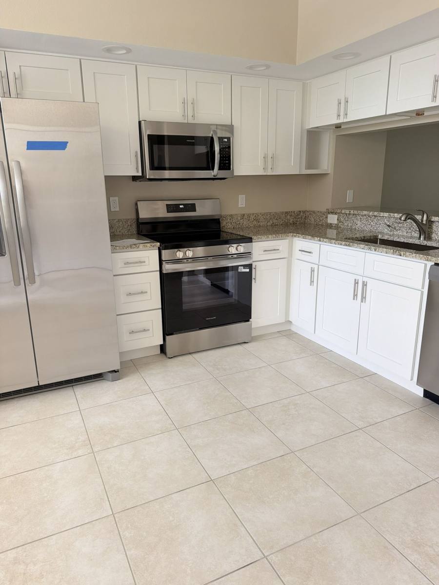 Apartment for rent at 960 Starkey Rd, Largo, FL 33771