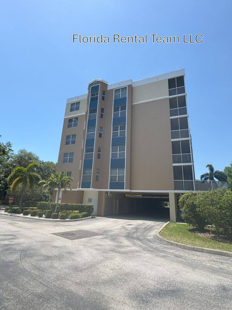 Apartment for rent at 960 Starkey Rd, Largo, FL 33771