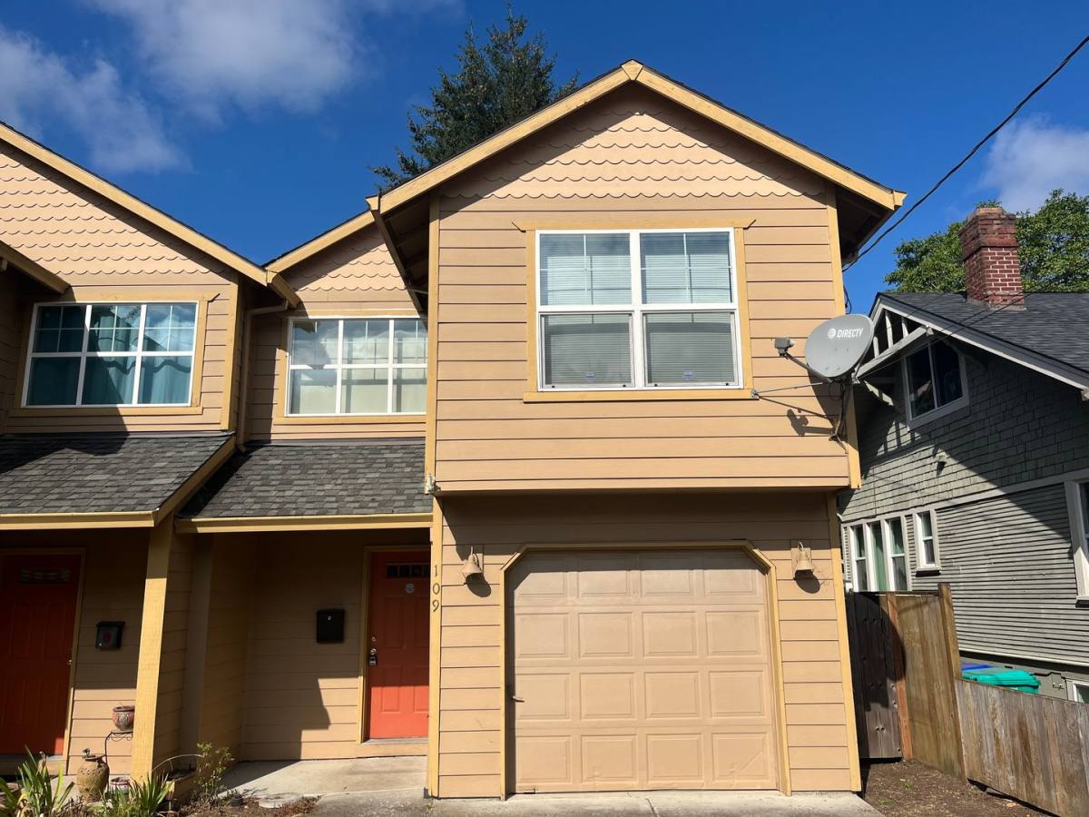 House for rent at 109 SE 84th Ave, Portland, OR 97216