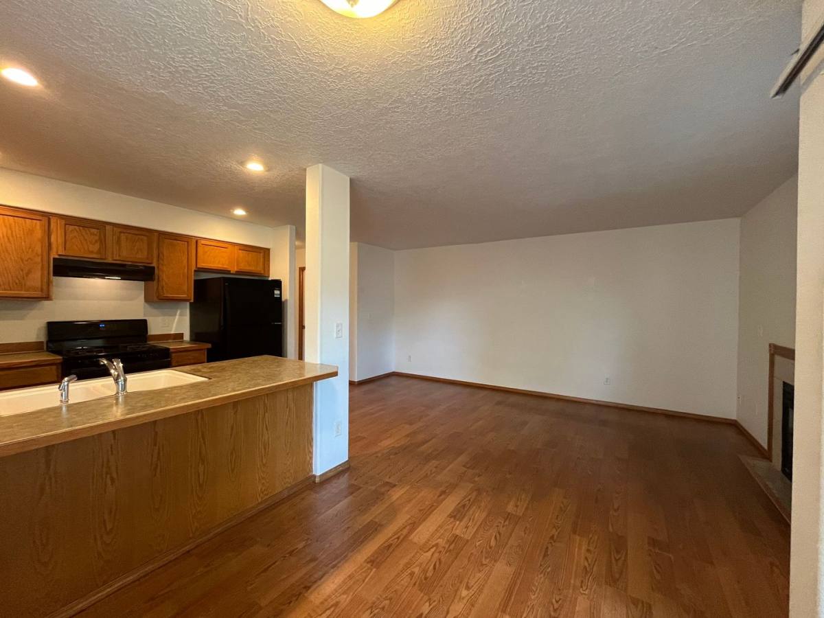 House for rent at 109 SE 84th Ave, Portland, OR 97216