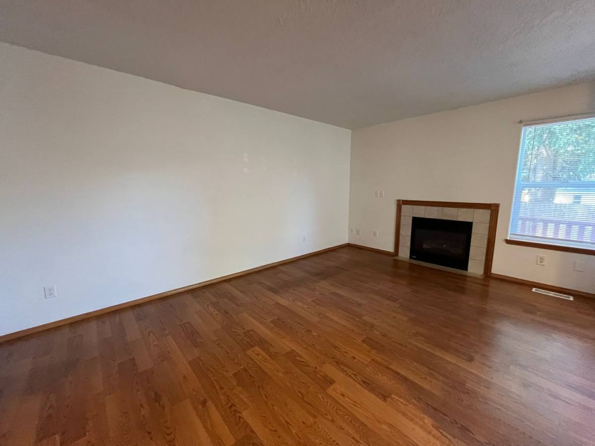 House for rent at 109 SE 84th Ave, Portland, OR 97216