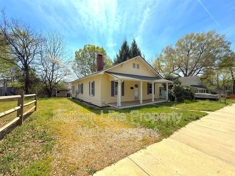 House for rent at 333 Central Ave, Kannapolis, NC 28081