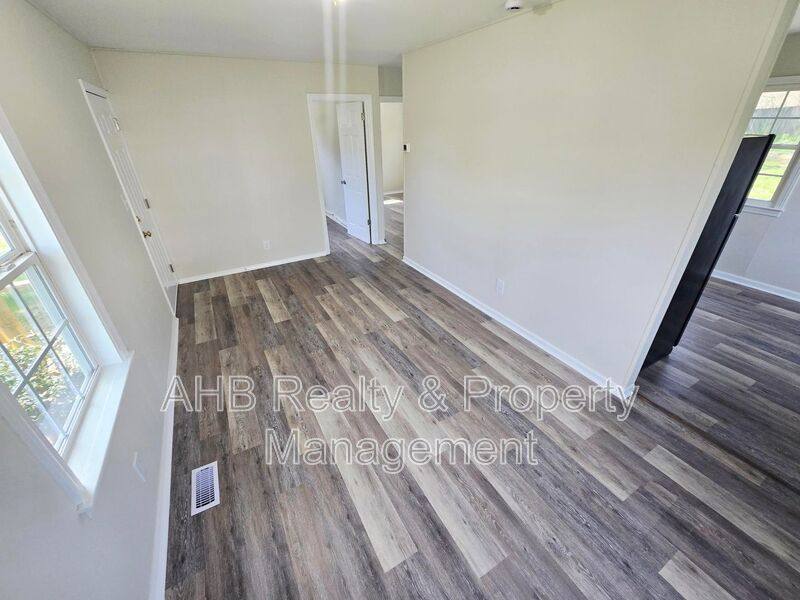 House for rent at 1000 Camden St, Burlington, NC 27217