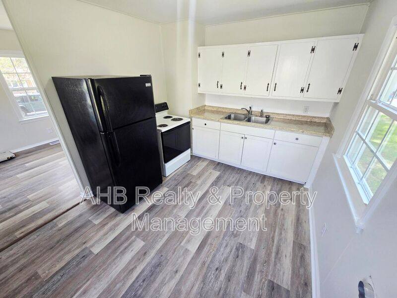 House for rent at 1000 Camden St, Burlington, NC 27217