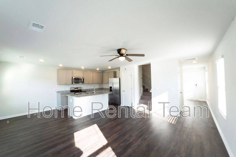 Townhouse for rent at 8J Crabapple Circle, Port Wentworth, GA 31407