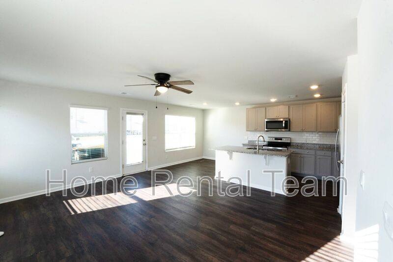 Townhouse for rent at 8J Crabapple Circle, Port Wentworth, GA 31407