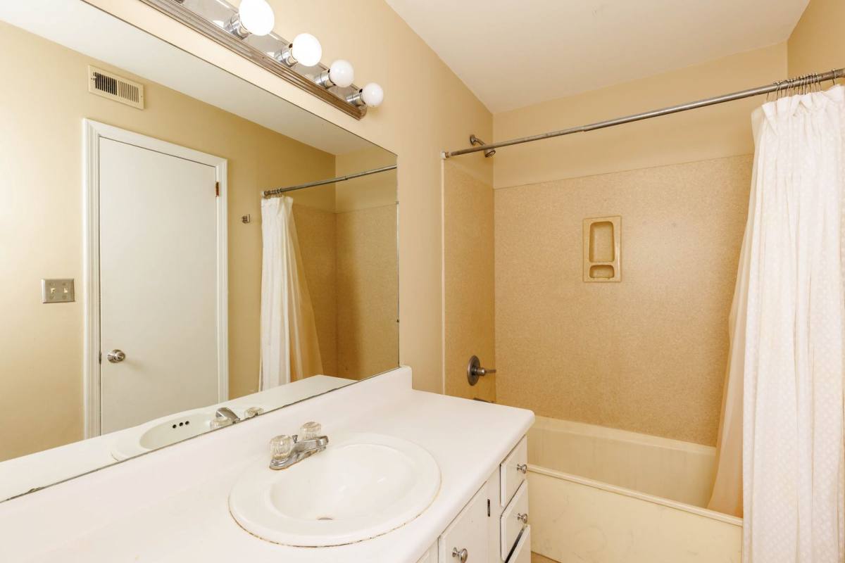 Apartment for rent at 401 Skyview Dr, Birmingham, AL 35209