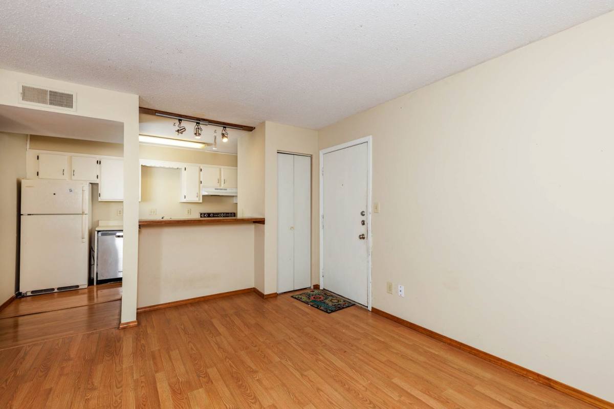 Apartment for rent at 401 Skyview Dr, Birmingham, AL 35209