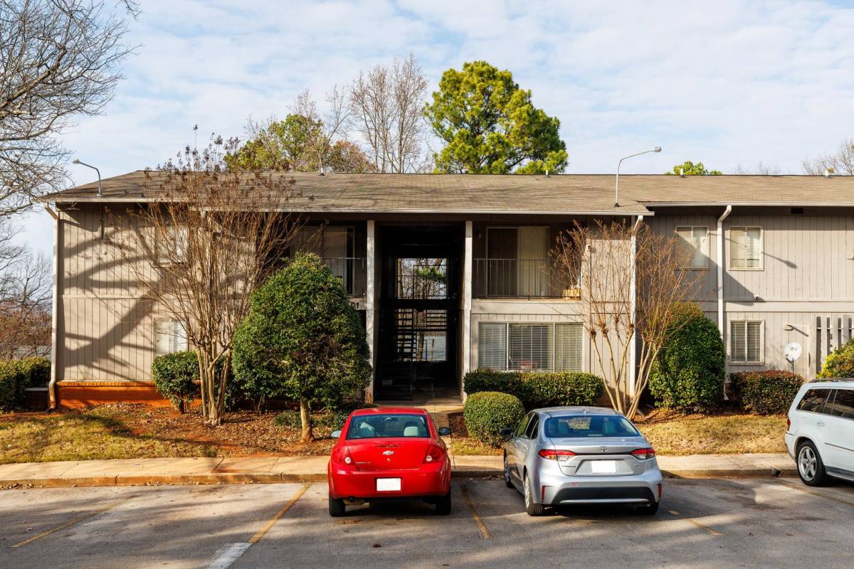 Apartment for rent at 401 Skyview Dr, Birmingham, AL 35209
