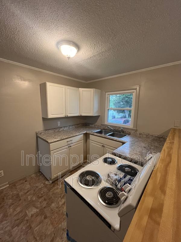 House for rent at 3116 Sunset Ave, Knoxville, TN 37914