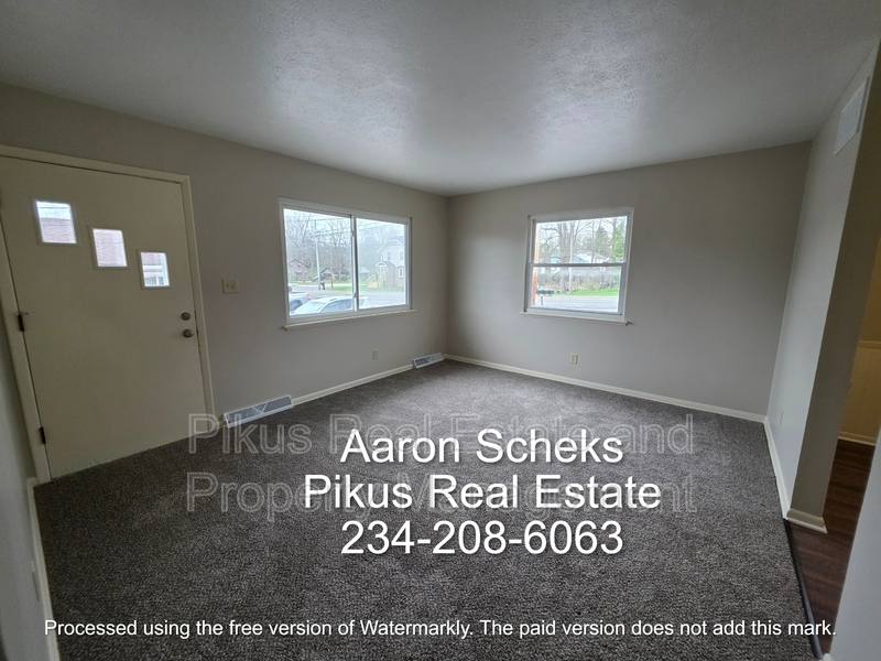 Apartment for rent at 3637 Albrecht Ave, Akron, OH 44312