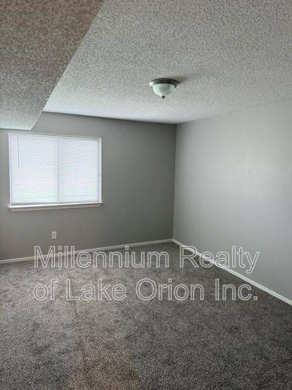 Apartment for rent at 25 Louck St #5, Oxford, MI 48371