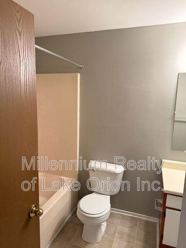 Apartment for rent at 25 Louck St #5, Oxford, MI 48371