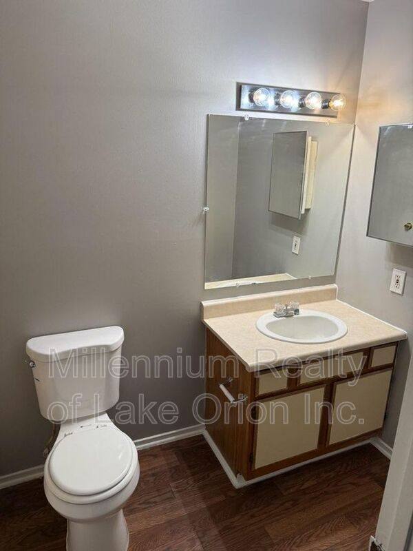 Apartment for rent at 25 Louck St #18, Oxford, MI 48371