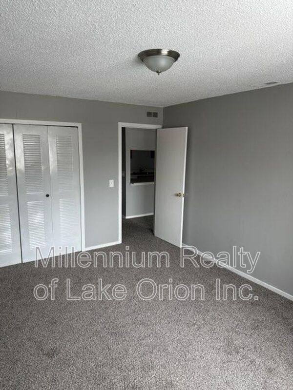 Apartment for rent at 25 Louck St #18, Oxford, MI 48371