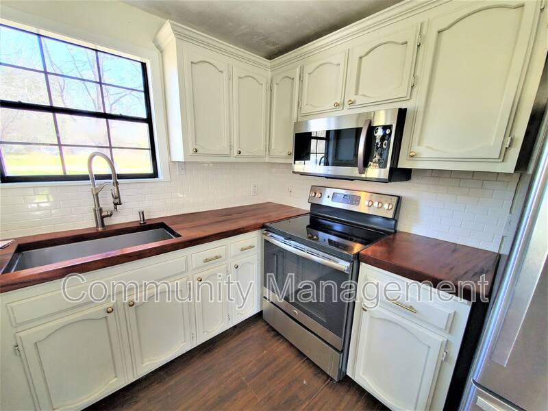 House for rent at 11362 Cloverleaf Dr, Denham Springs, LA 70706