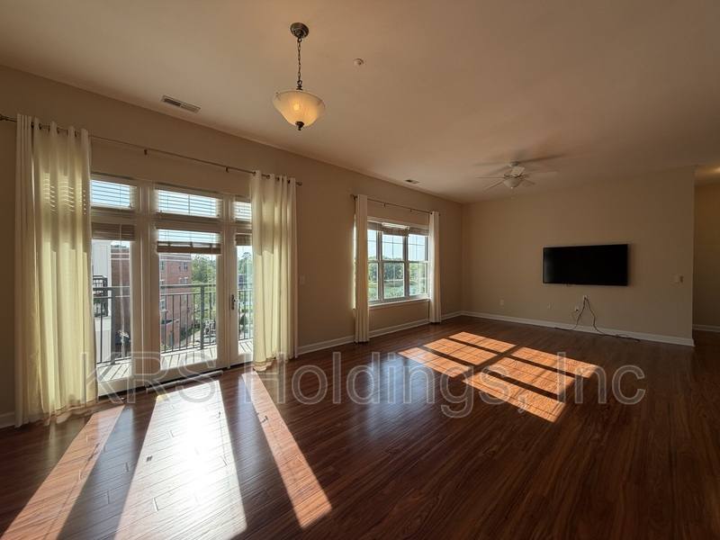 Condo for rent at 670 Town Center Dr #405, Newport News, VA 23606