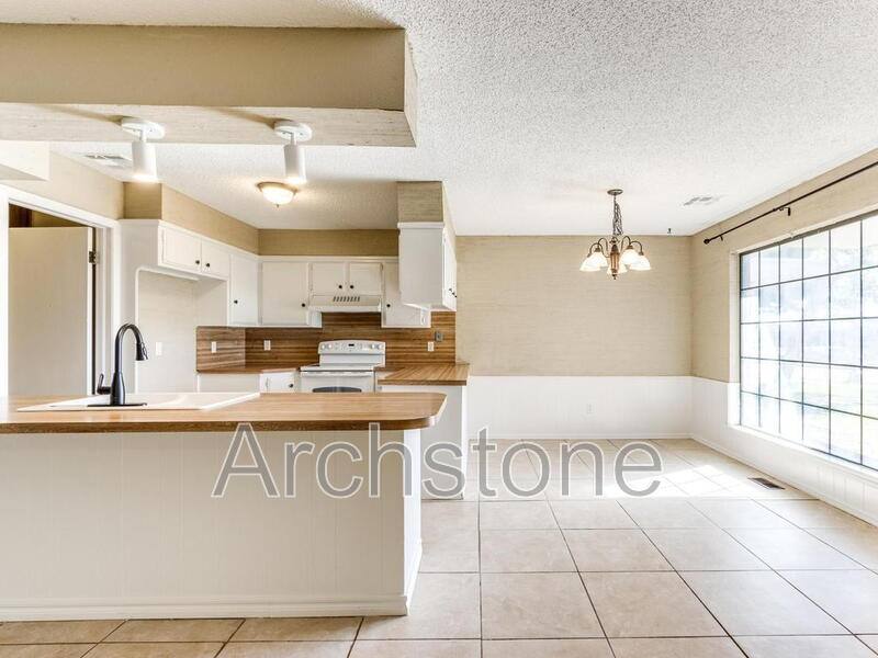 Apartment for rent at 6605 Lyrewood Lane, Oklahoma City, OK 73132