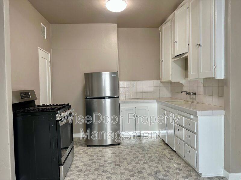 Apartment for rent at 1030 Leonard Ave #6, Los Angeles, CA 90022