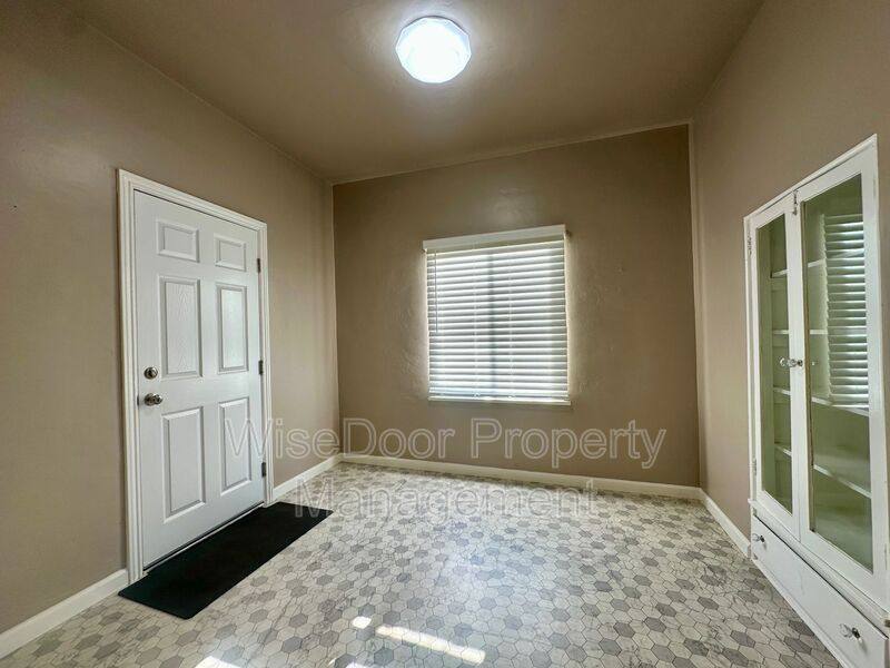 Apartment for rent at 1030 Leonard Ave #6, Los Angeles, CA 90022