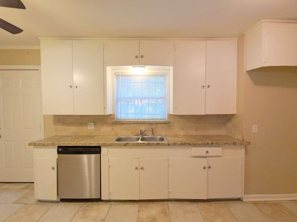 House for rent at 1223 Shawnee St, Houston, TX 77034