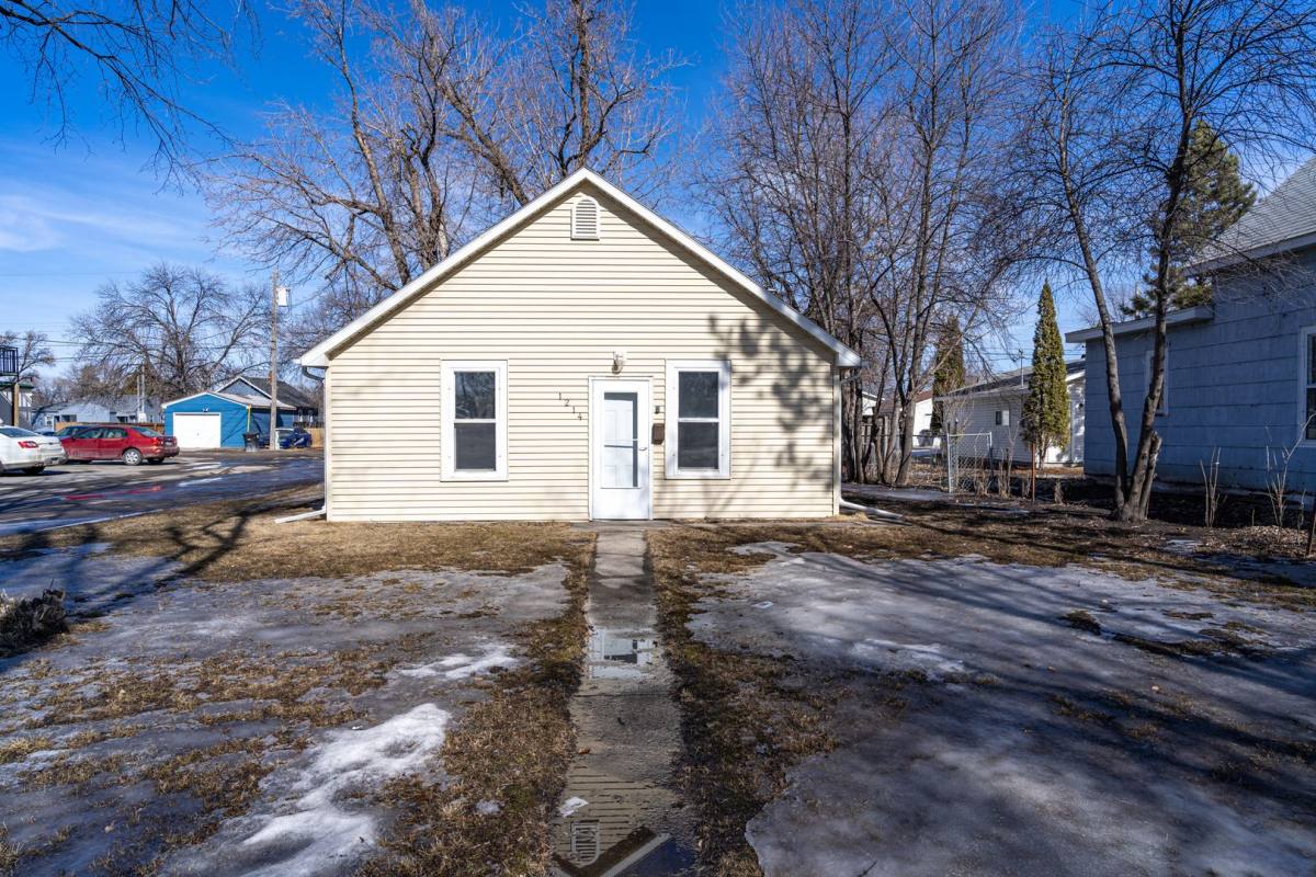 House for rent at 1214 5th Ave N, Grand Forks, ND 58201