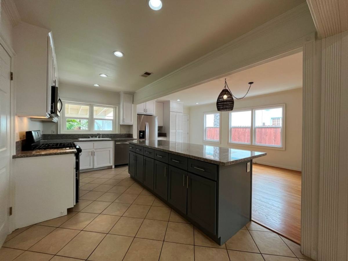 House for rent at 4316 Greenbush Ave, Sherman Oaks, CA 91423