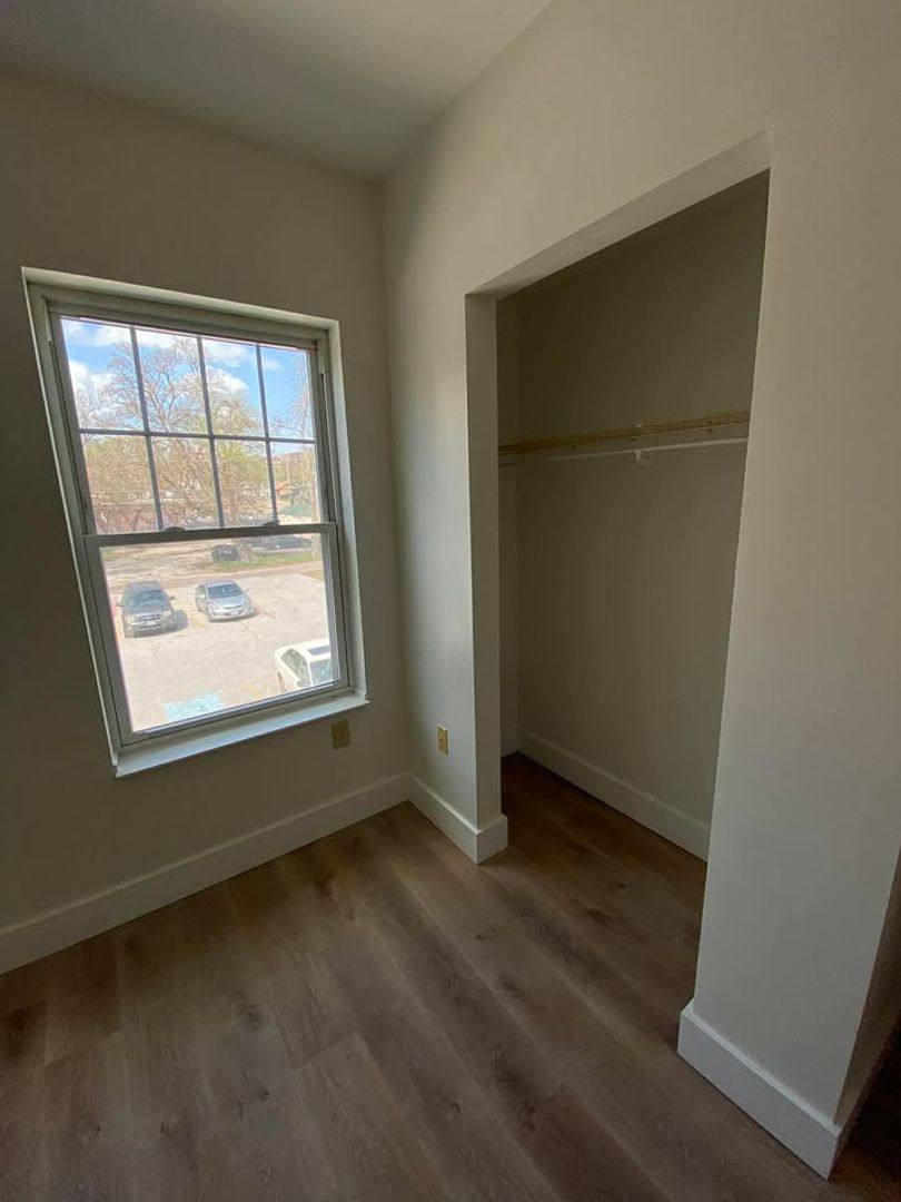 Apartment for rent at 1212 W 3rd St, Davenport, IA 52802