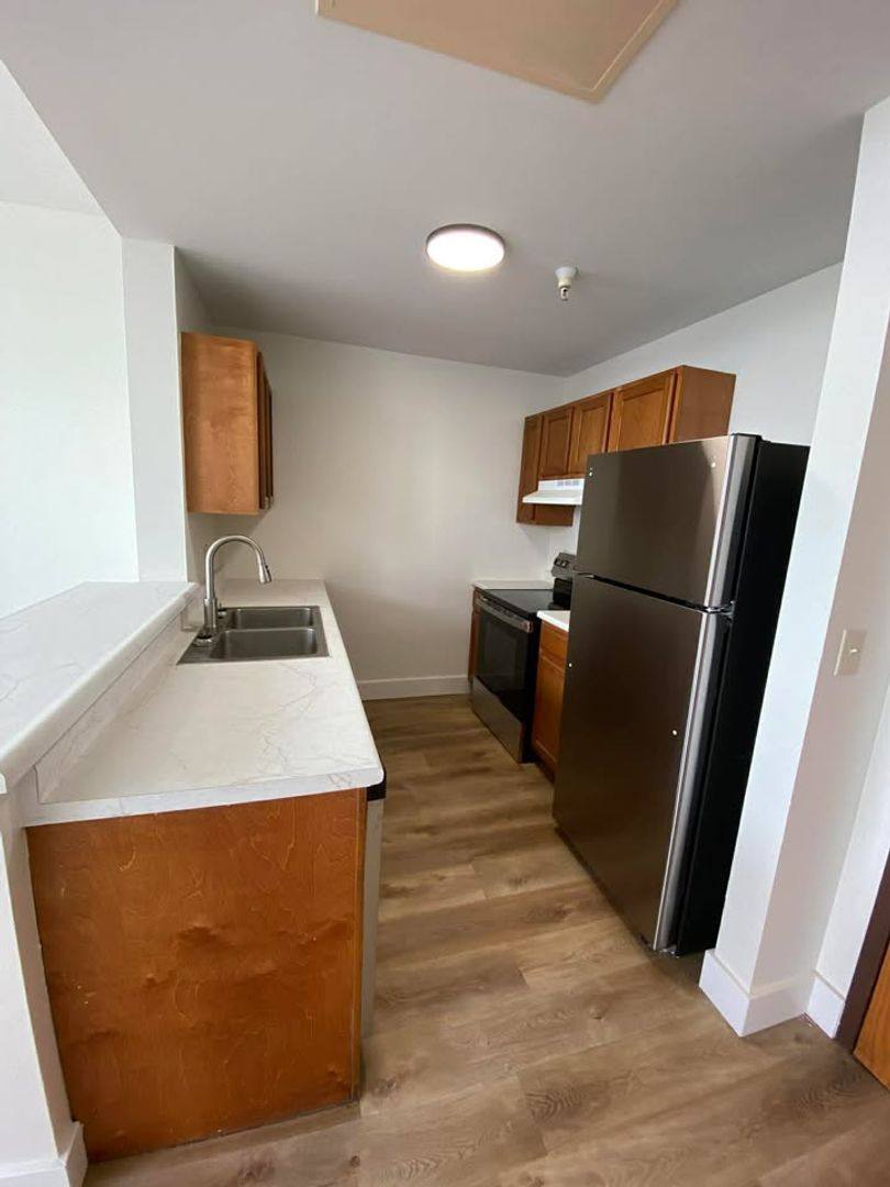 Apartment for rent at 1212 W 3rd St, Davenport, IA 52802