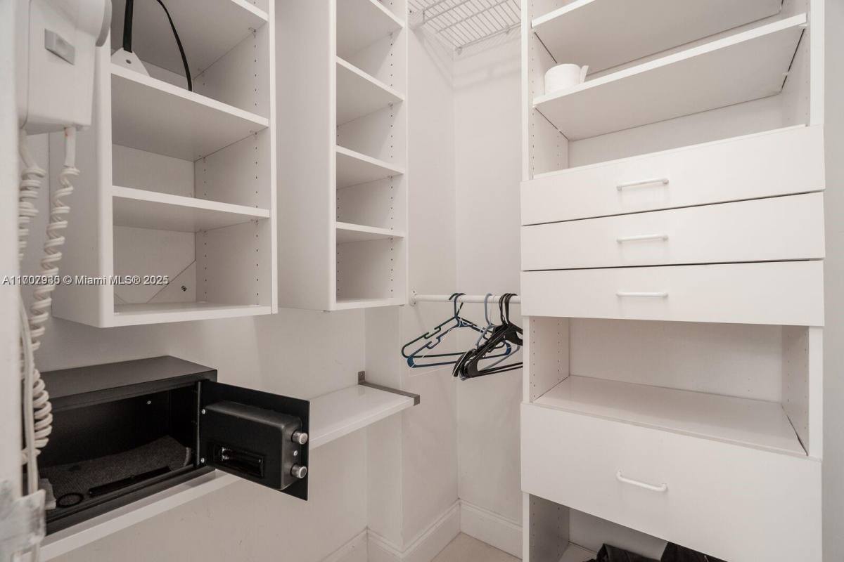Apartment for rent at 100 Lincoln Rd, Miami Beach, FL 33139