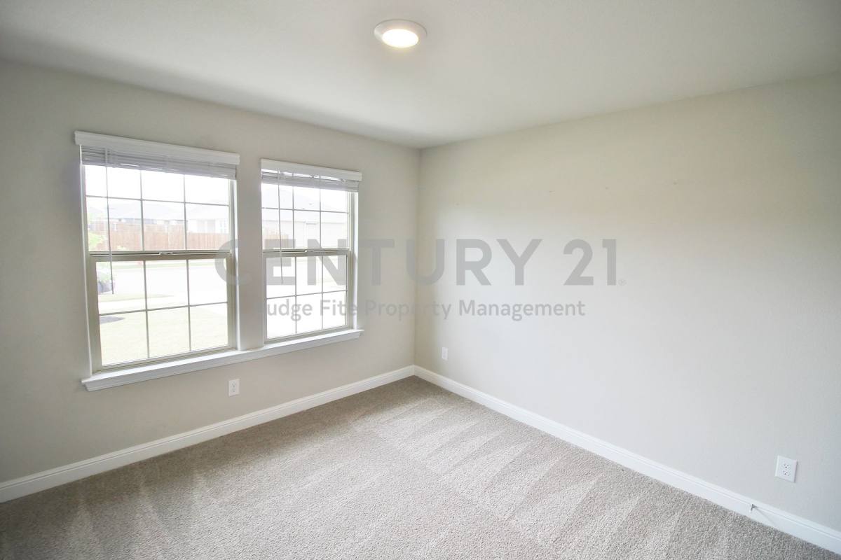 House for rent at 1449 Bennett Dr, Burleson, TX 76028