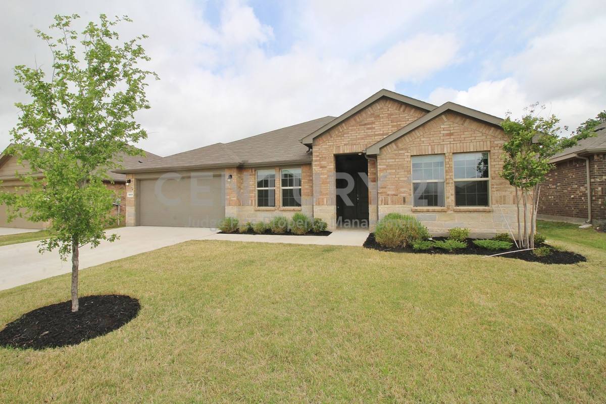 House for rent at 1449 Bennett Dr, Burleson, TX 76028