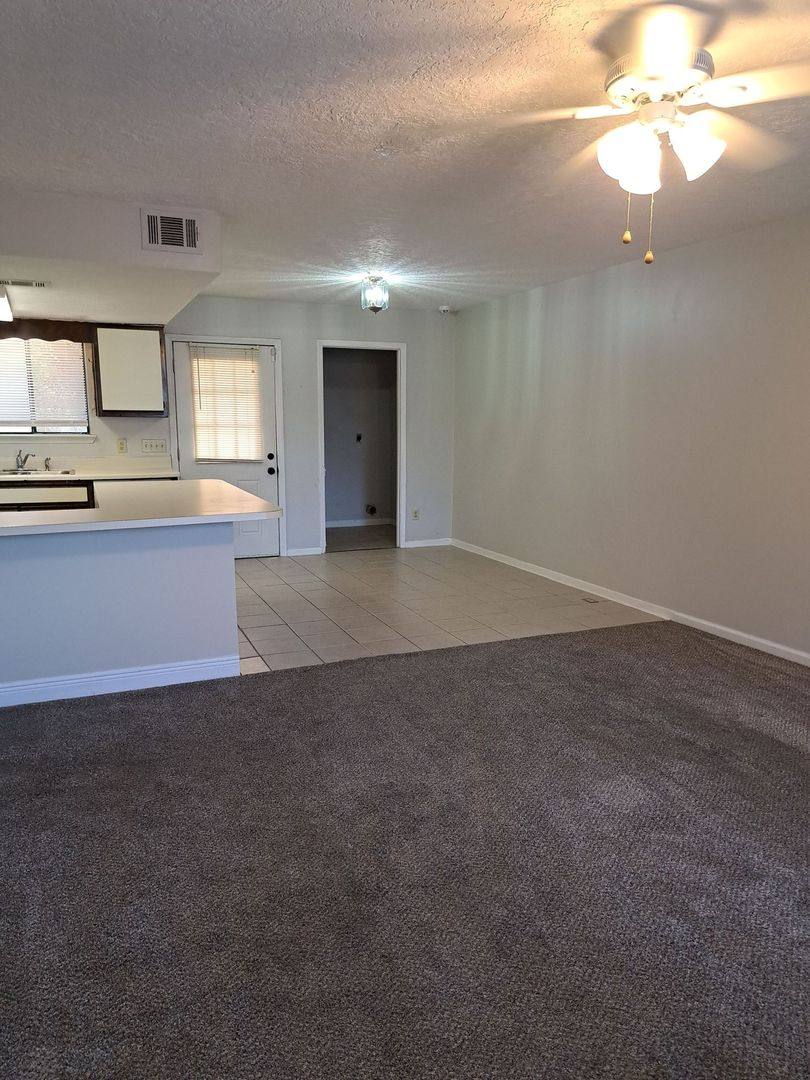 Townhouse for rent at 4837 S Lakewood Dr, Panama City, FL 32404