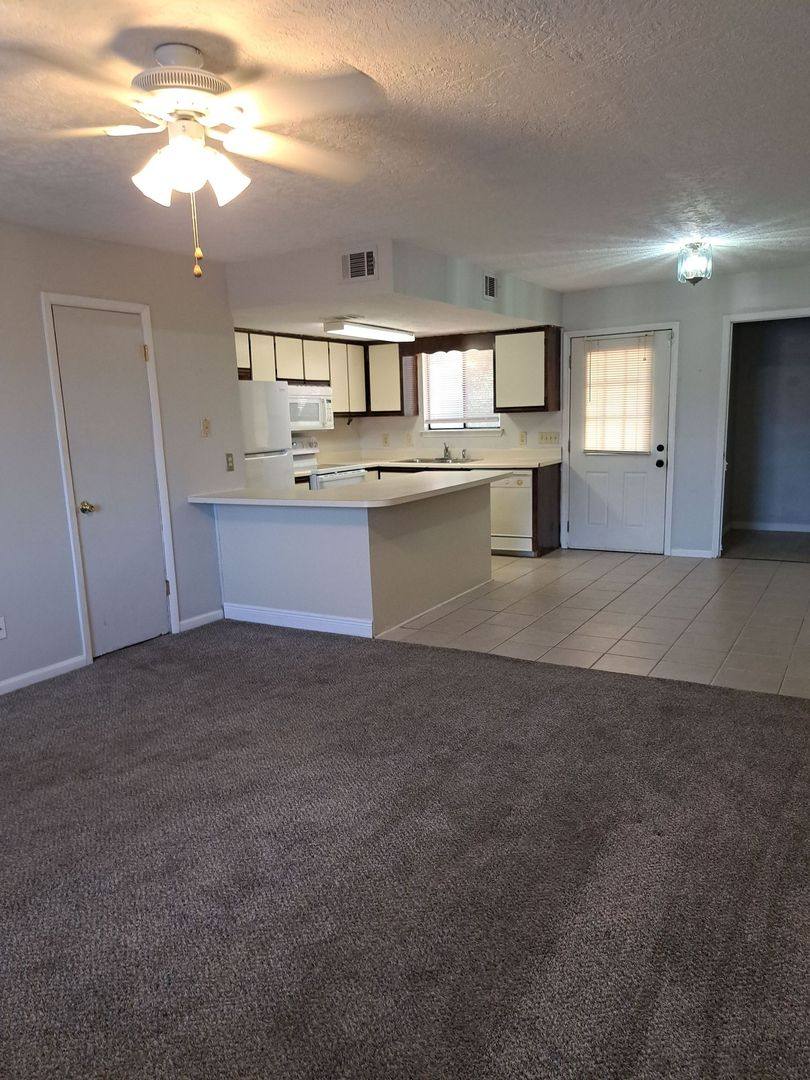 Townhouse for rent at 4837 S Lakewood Dr, Panama City, FL 32404