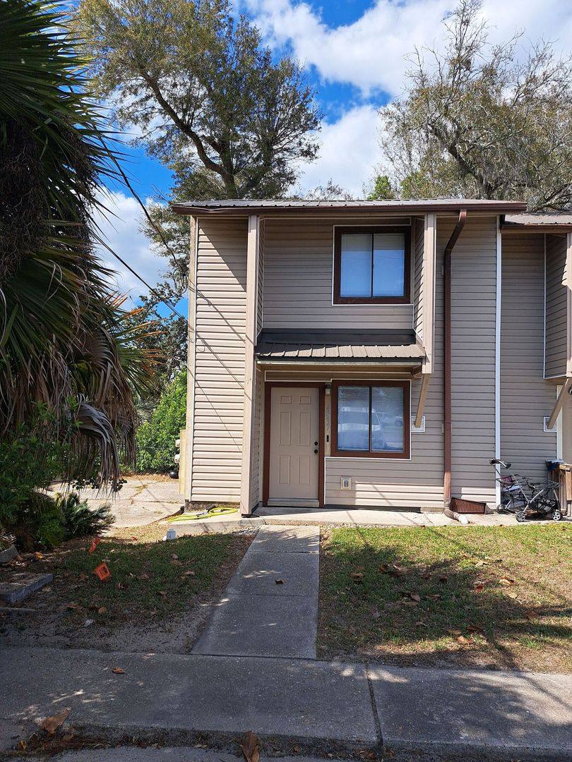 Townhouse for rent at 4837 S Lakewood Dr, Panama City, FL 32404