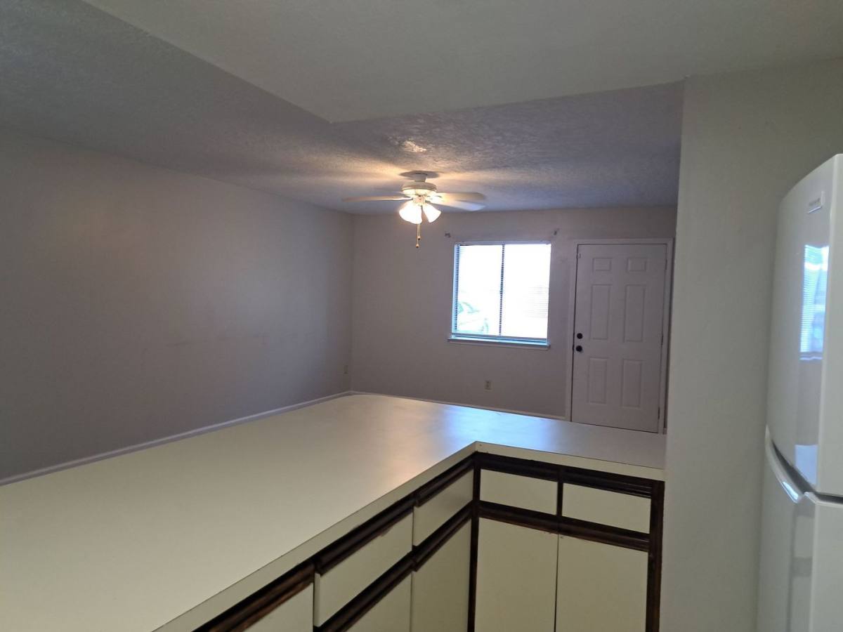 Townhouse for rent at 4837 S Lakewood Dr, Panama City, FL 32404