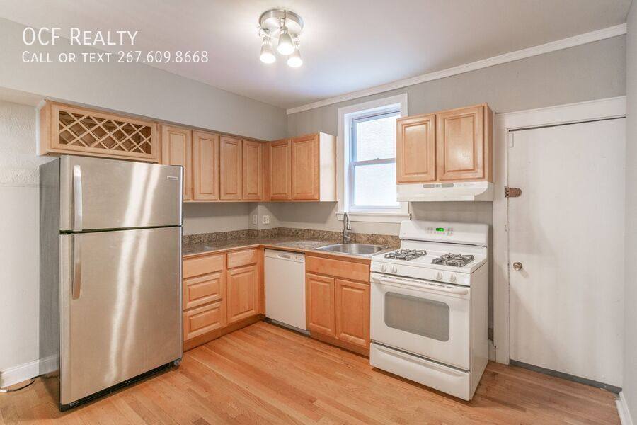 Townhouse for rent at 1606 Rodman St, Philadelphia, PA 19146