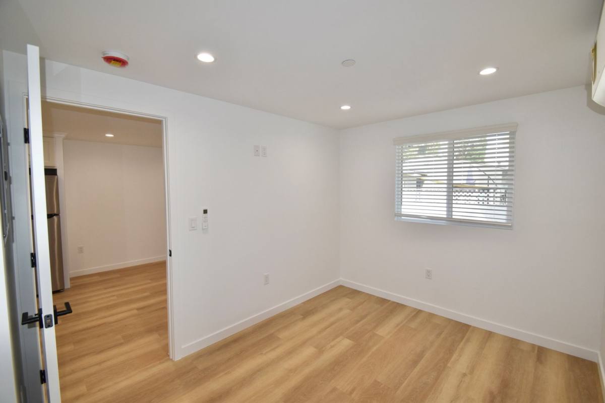 Apartment for rent at 14830 Dickens St, Sherman Oaks, CA 91403