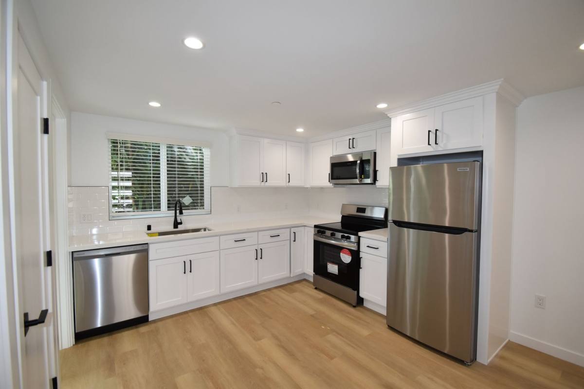 Apartment for rent at 14830 Dickens St, Sherman Oaks, CA 91403